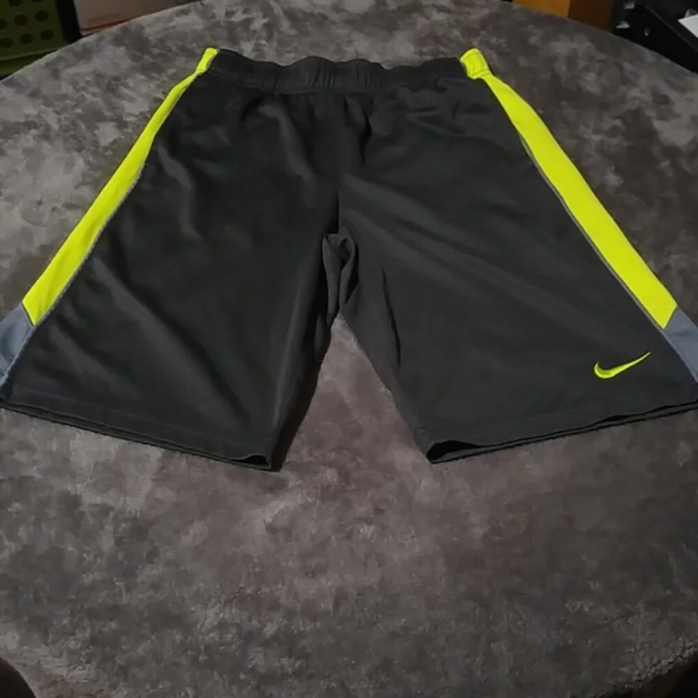 Nike Dri-Fit Gray And Yellow Shorts Size Large